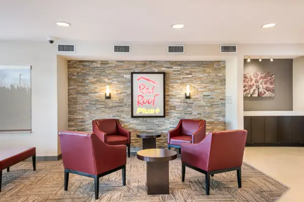 305-lobby-2