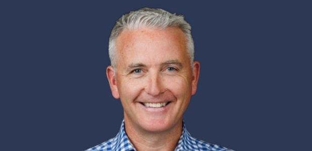 Andrew-Devlin-Banner Tom Peters